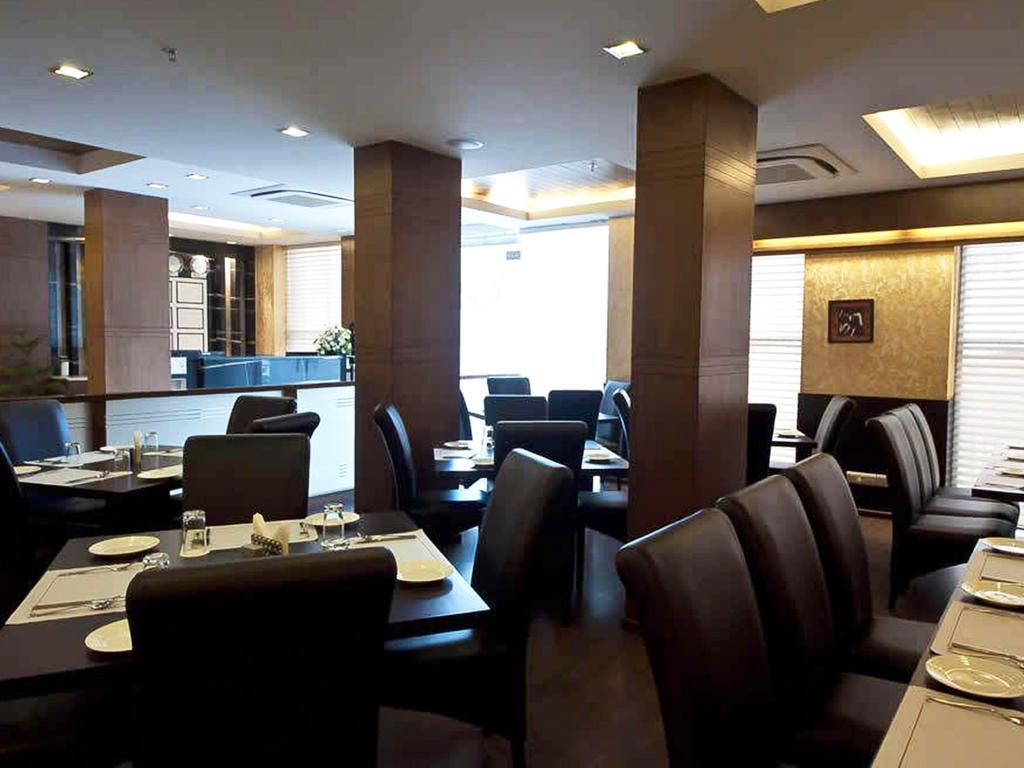 Divine Paradise Tavisha New Delhi Ngoại thất bức ảnh