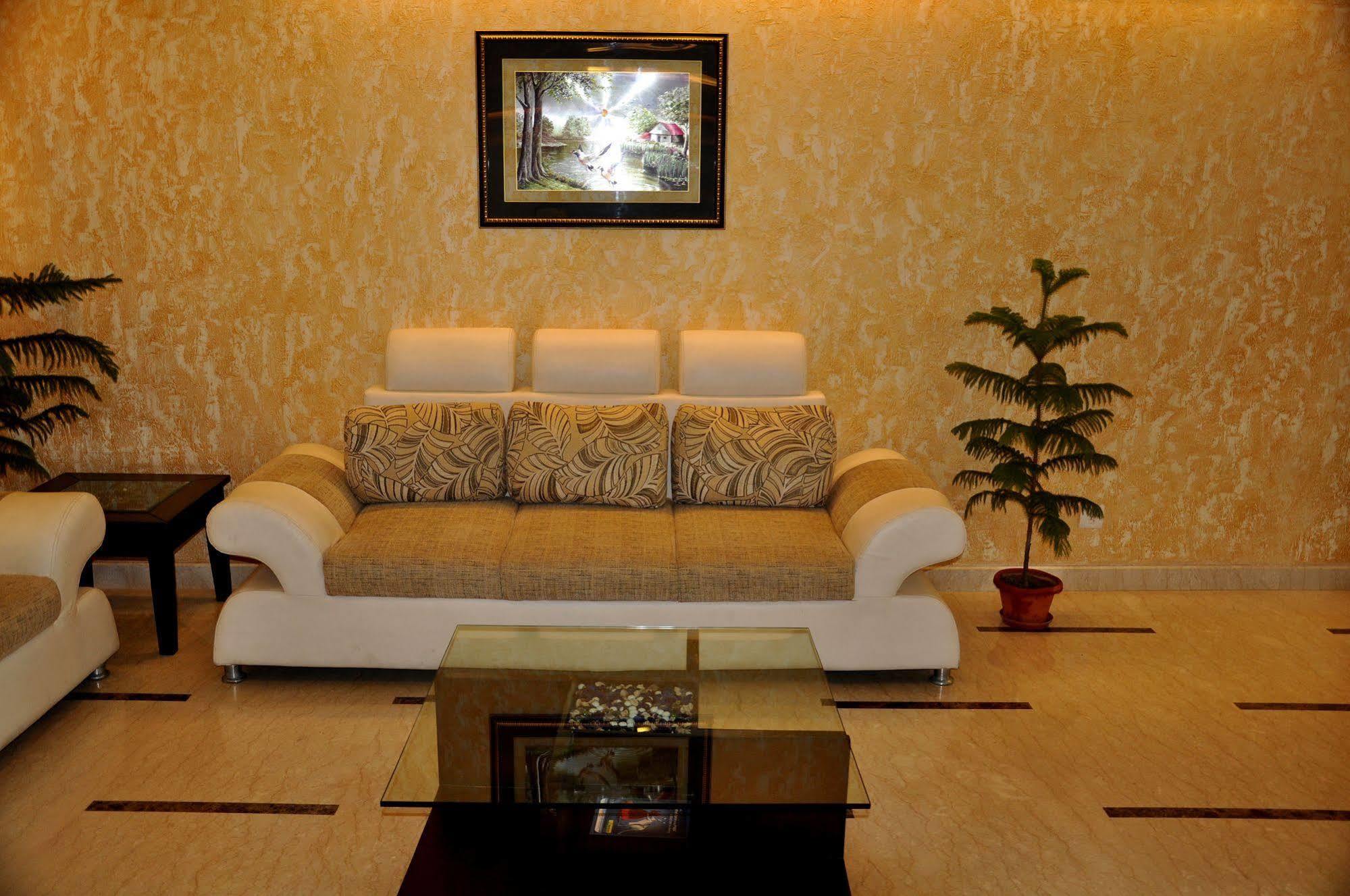 Divine Paradise Tavisha New Delhi Ngoại thất bức ảnh
