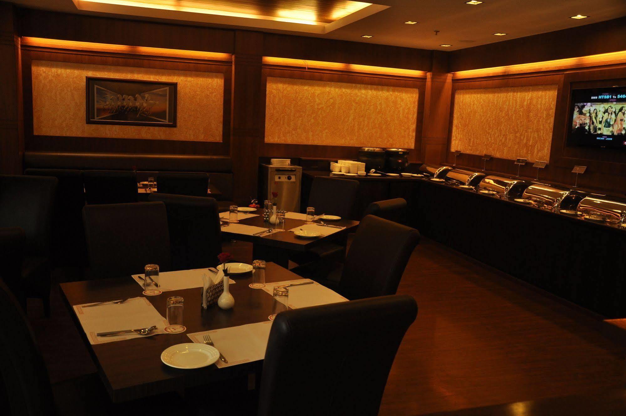 Divine Paradise Tavisha New Delhi Ngoại thất bức ảnh