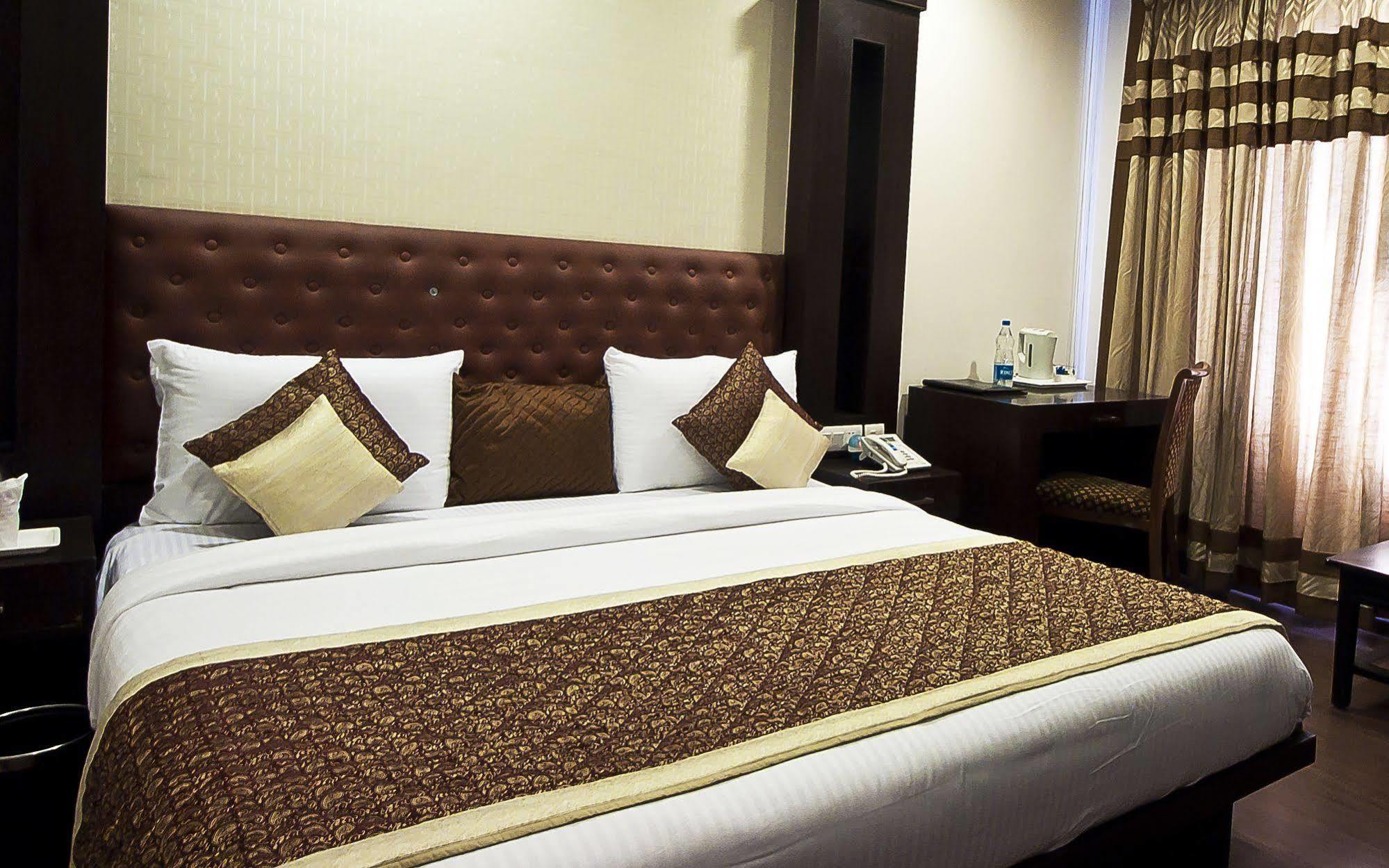 Divine Paradise Tavisha New Delhi Ngoại thất bức ảnh