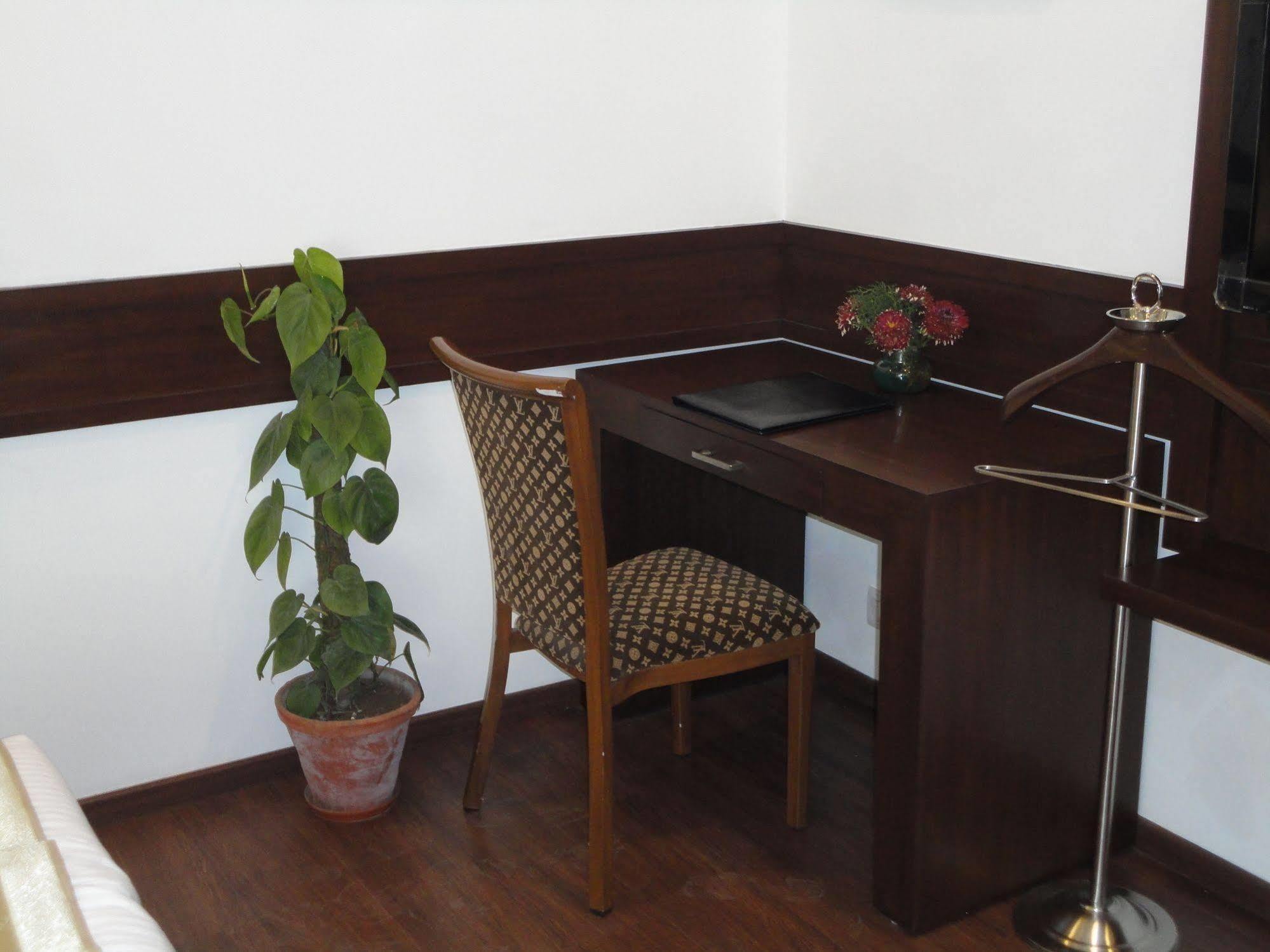 Divine Paradise Tavisha New Delhi Ngoại thất bức ảnh
